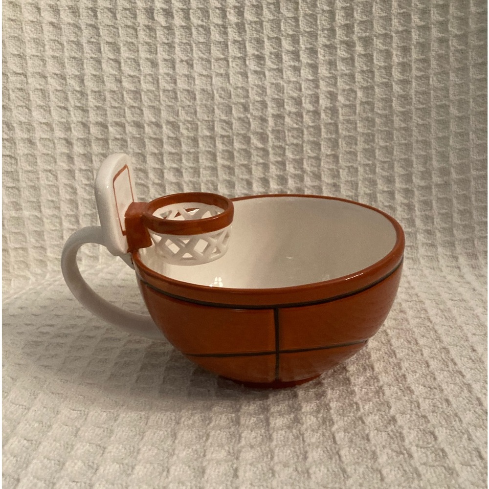 Maxi’s Creations Basketball Hoop 16 Oz. Mug